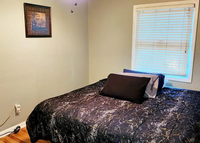 Quiet Comfort Room Near Shopping And Attractions