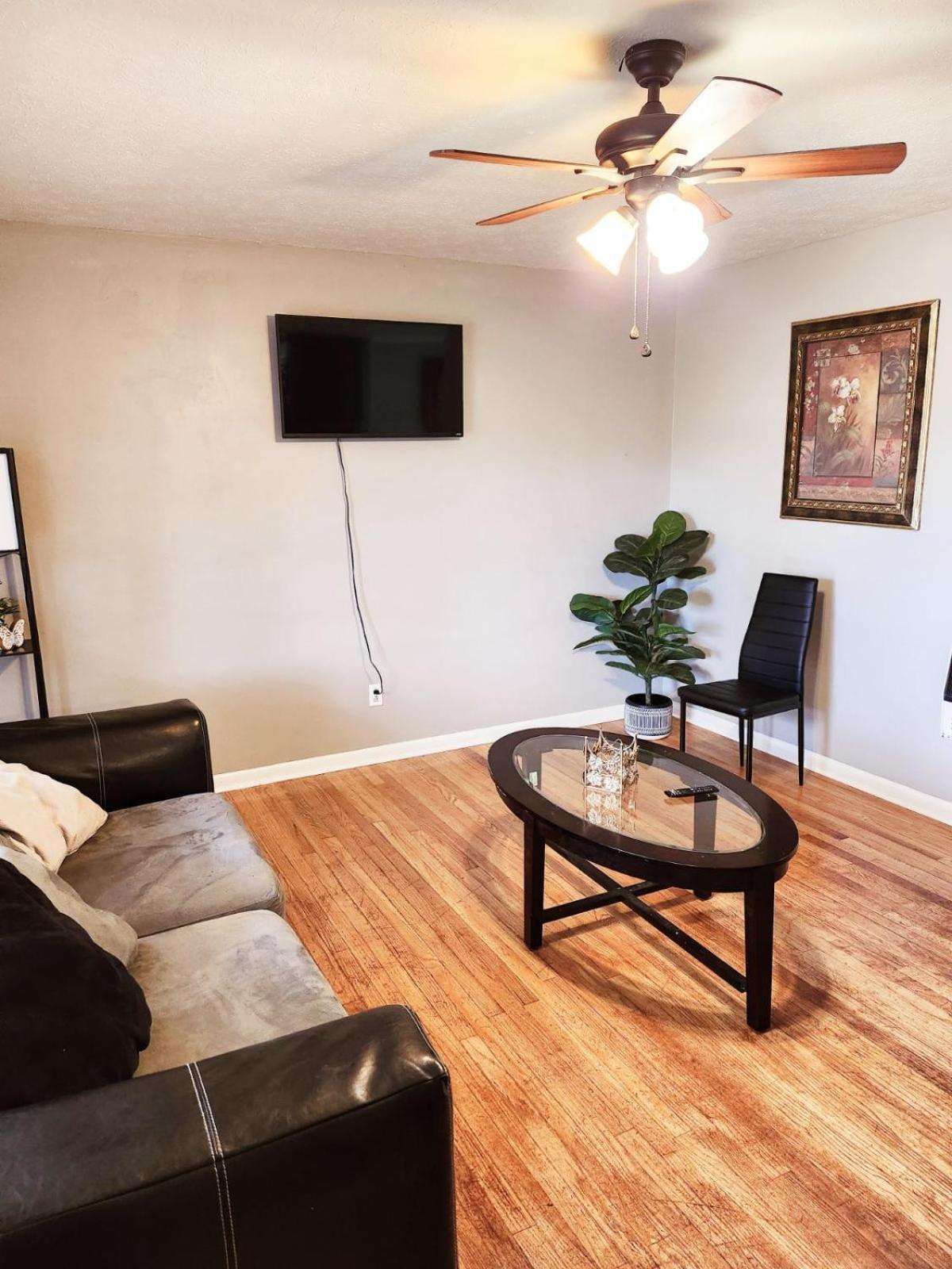 Quiet Comfort Near Shopping And Attractions *