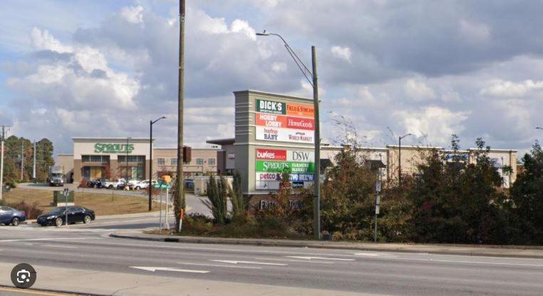 Quiet Comfort Near Shopping And Attractions Fayetteville